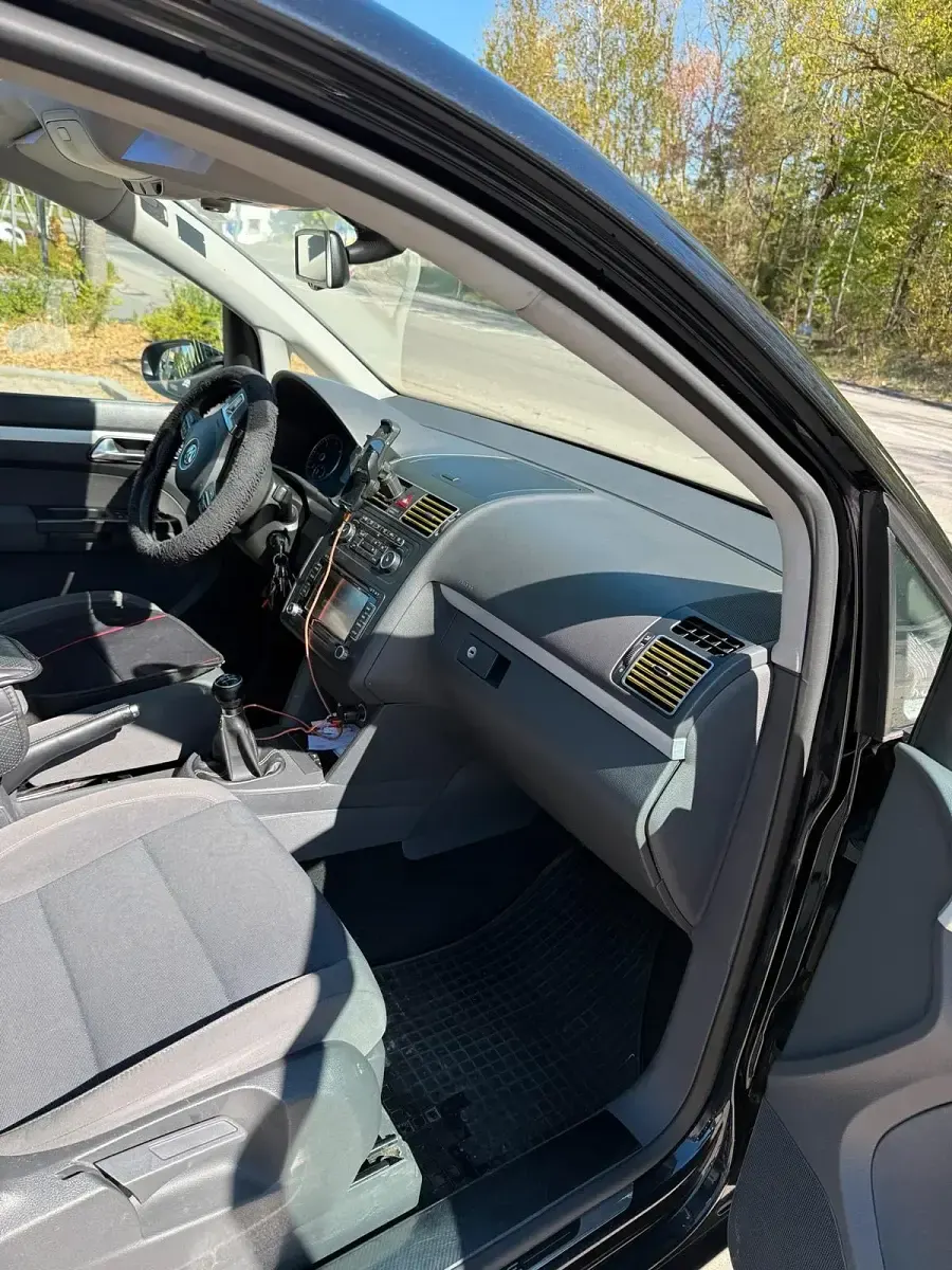 Gebraucht VW Touran 150 PS (110 kW) 2011 Schwarz Van / Kleinbus
