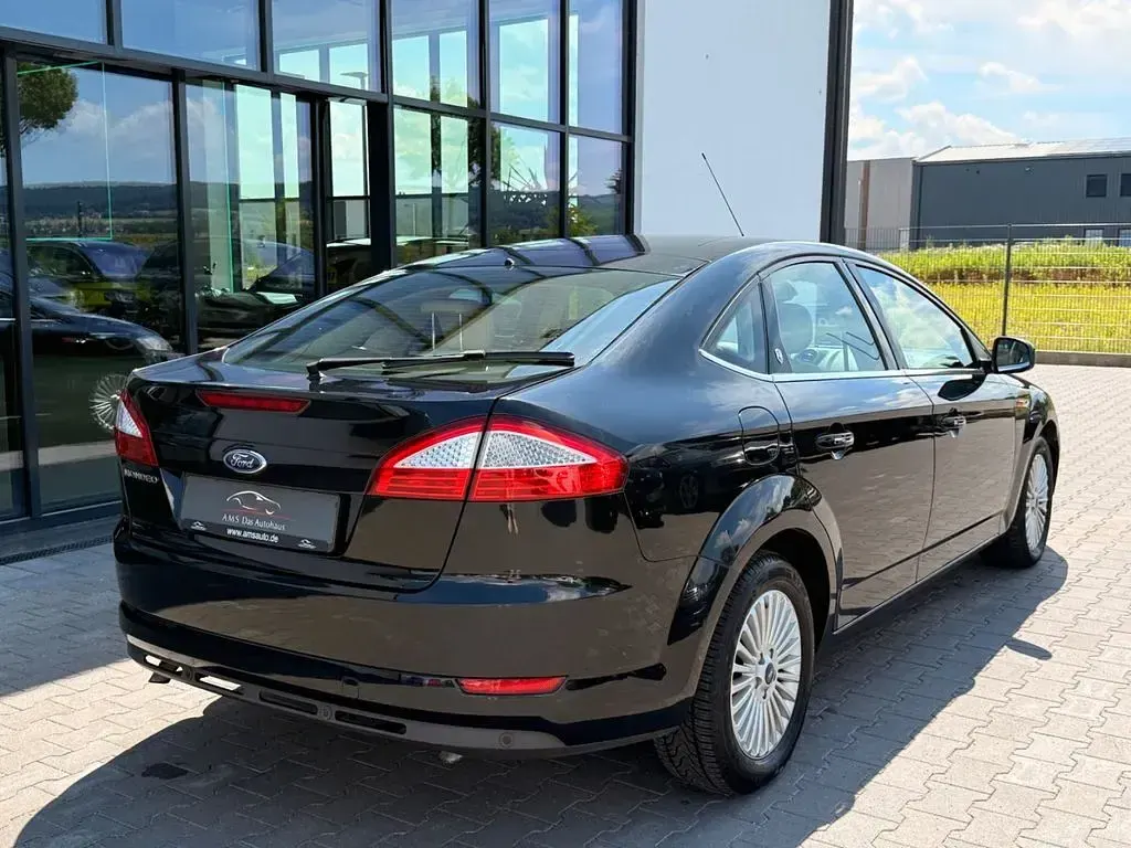 Gebraucht Ford Mondeo Ghia 160 PS (117 kW) 2010 Schwarz Limousine