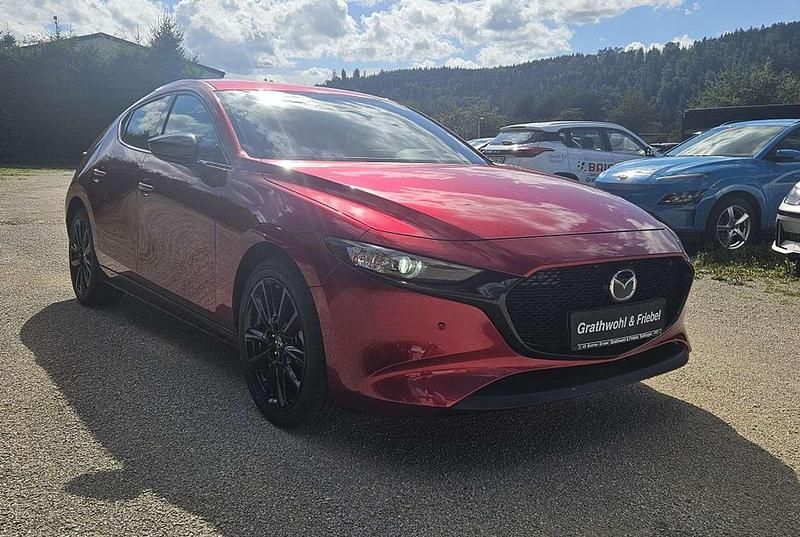 Neu Mazda 3 Homura-Line 140 PS (102 kW) 2025 Rot Limousine