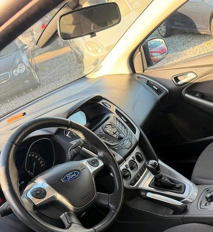 Usata Ford Focus 101 CV (74 kW) 2013 Nero Berlina