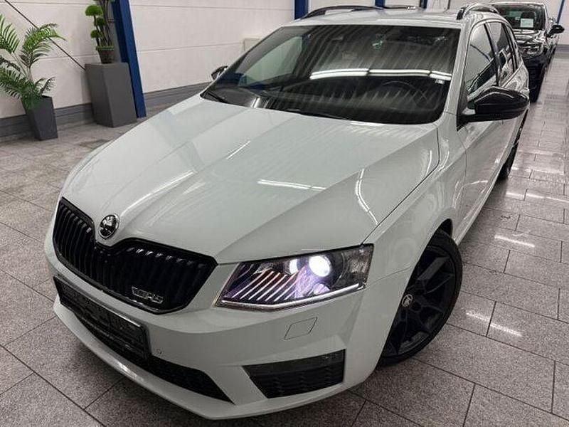 Weiß Gebraucht 2016 Skoda Octavia RS Limousine | 15.850 € (Fairer Preis) - Bild 1/4