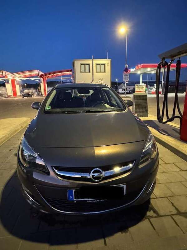 Gebraucht 2013 Opel Astra Innovation Limousine | 4.900 € (Guter Preis) - Bild 1/4