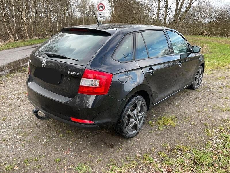 Gebraucht Skoda Rapid 90 PS (66 kW) 2017 Schwarz Kleinwagen