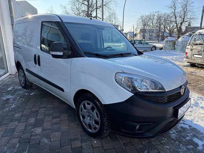 Gebraucht Fiat Doblò 101 PS (74 kW) 2018 Bianco banchisa/pack/canova/sa Van / Kleinbus