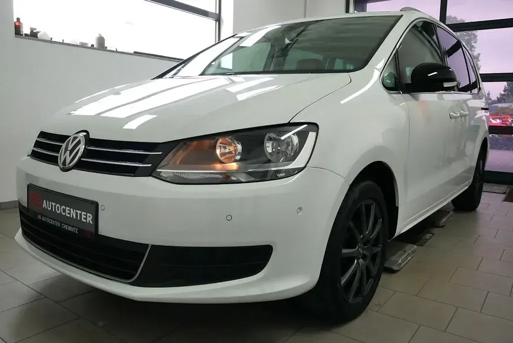 Gebraucht VW Sharan IQ Drive 150 PS (110 kW) 2019 Weiß Van / Kleinbus