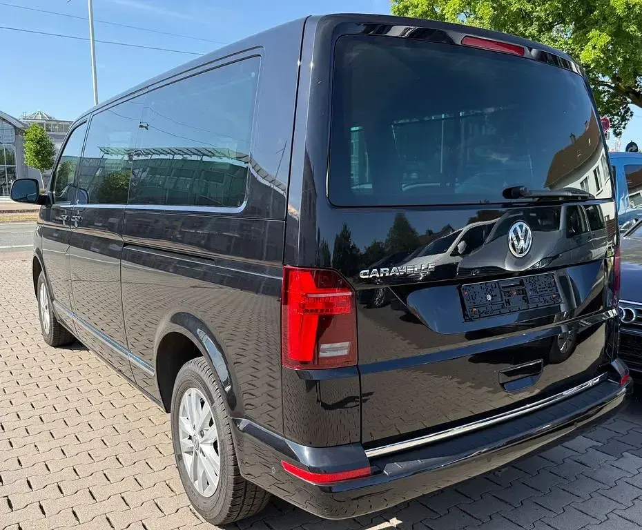 Gebraucht VW Caravelle Highline 150 PS (110 kW) 2020 Schwarz Van