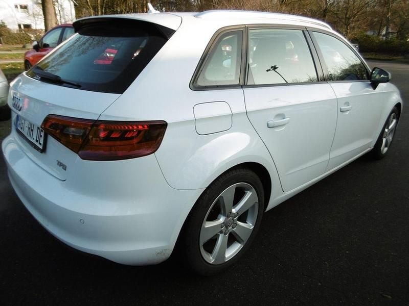 Gebraucht Audi A3 Ambition 125 PS (91 kW) 2015 Weiß Limousine