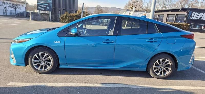 Gebraucht Toyota Prius Comfort 121 PS (88 kW) 2019 Blau Limousine