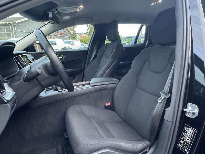 Gebraucht Volvo V60 Momentum 2020 Schwarz Kombi