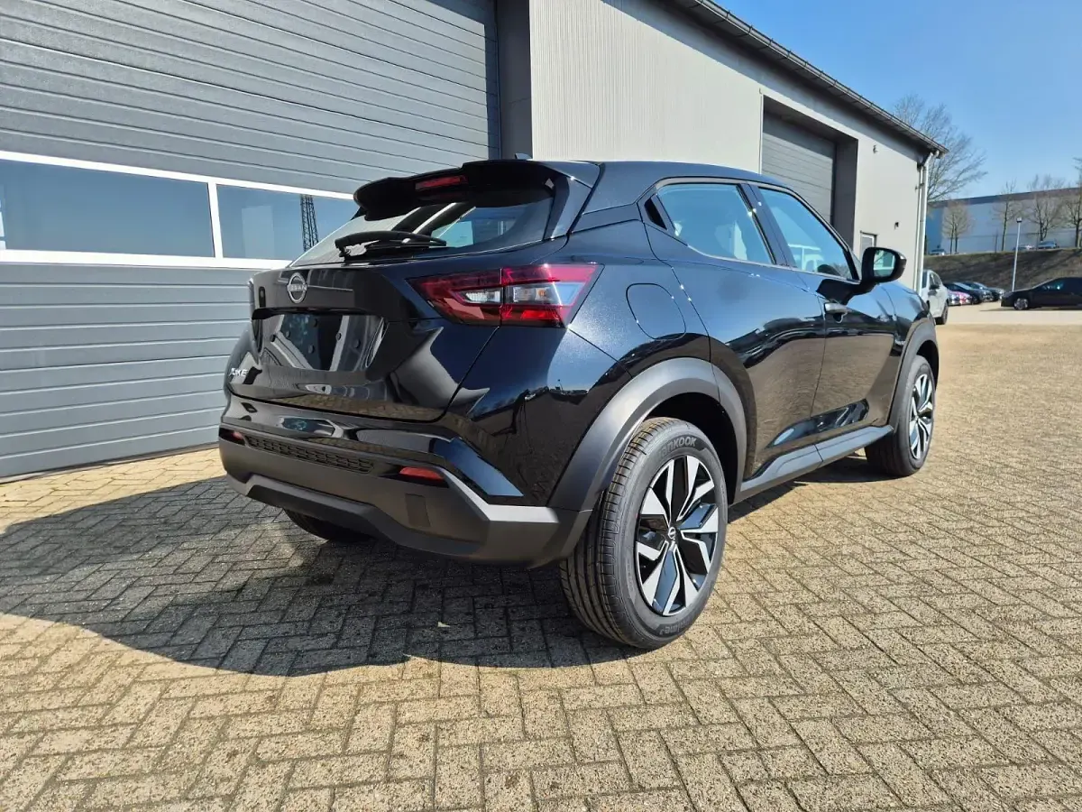 Neu Nissan Juke Acenta 114 PS (83 kW) 2026 Pearl black SUV