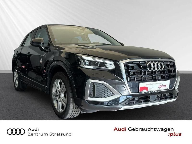 Mythosschwarz metallic Gebraucht 2024 Audi Q2 Advanced Plus SUV | 29.900 € (Fairer Preis) - Bild 1/4