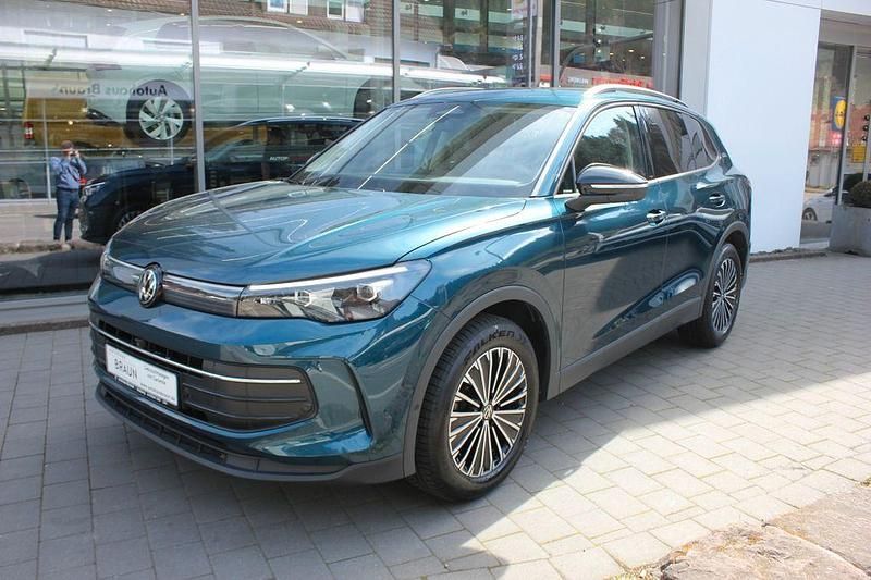 Gebraucht VW Tiguan Goal 131 PS (96 kW) 2025 Blau SUV