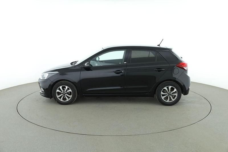 Gebraucht Hyundai i20 Passion 84 PS (61 kW) 2018 Schwarz Limousine