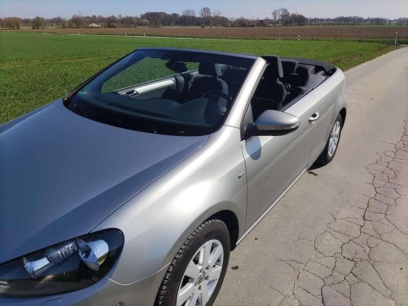 Gebraucht VW Golf Cabriolet Cup 105 PS (77 kW) 2014 Tungsten silver metallic Cabrio