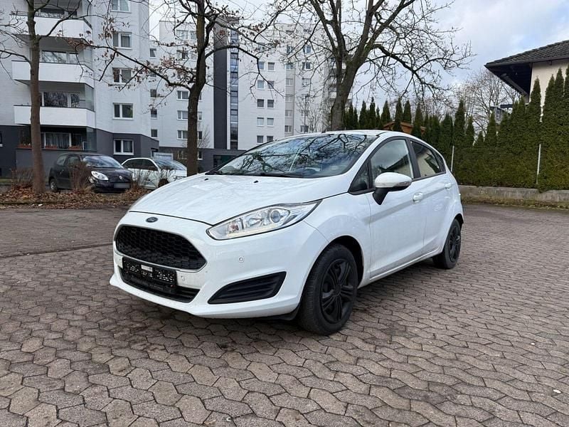 Gebraucht Ford Fiesta Titanium 101 PS (74 kW) 2017 Weiß Kleinwagen
