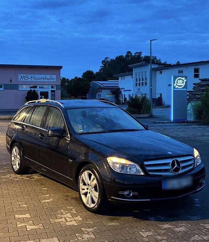 Schwarz Gebraucht 2010 Mercedes C180 Kombi | 6.800 € (Guter Preis) - Bild 1/4