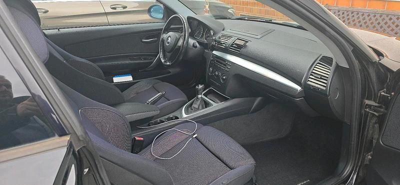 Gebraucht BMW 118 143 PS (105 kW) 2007 Schwarz Kleinwagen