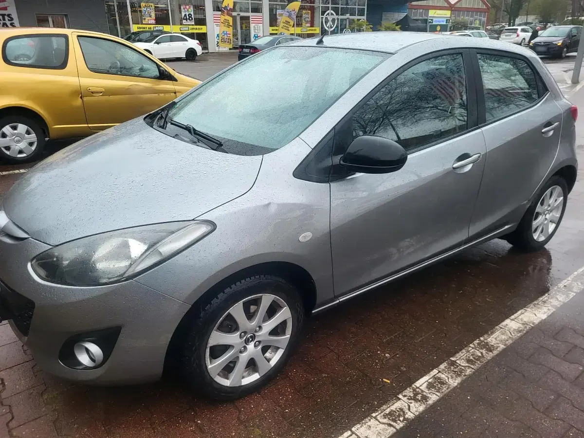 Usata Mazda 2 84 CV (61 kW) 2013 Grigio Utilitaria