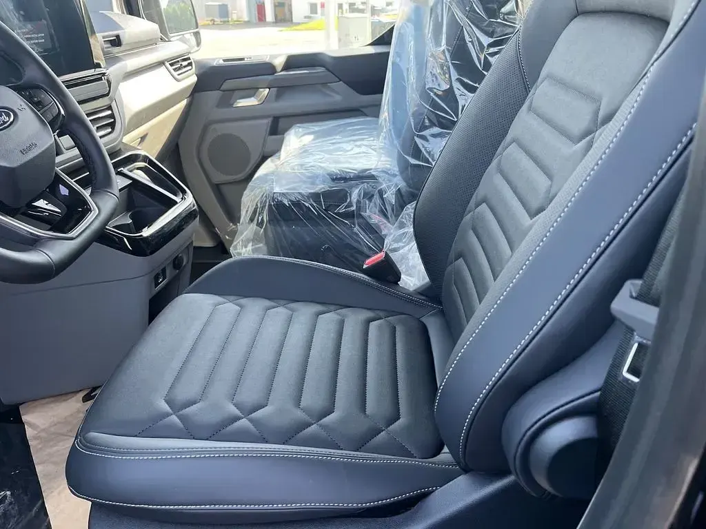 Neu Ford Tourneo Custom Titanium X 170 PS (125 kW) 2026 Schwarz Van