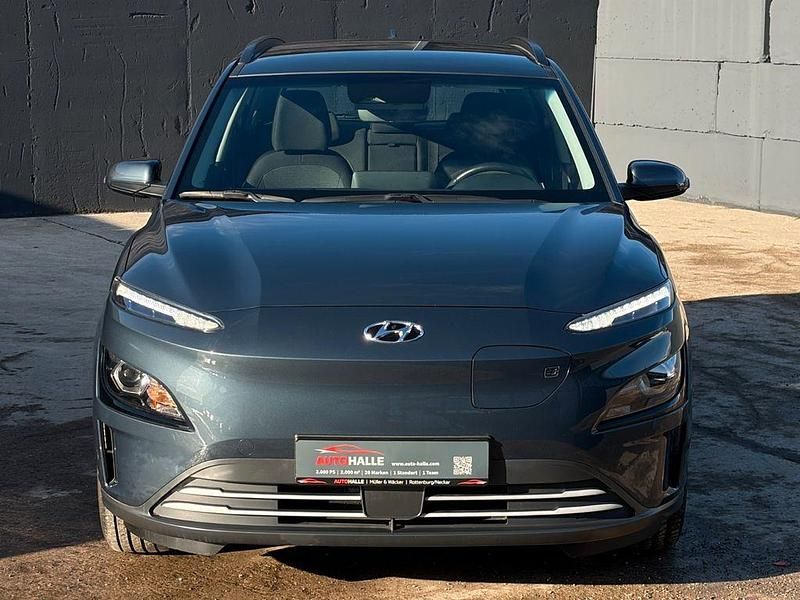 Gebraucht Hyundai Kona Select 100 kW (136 PS) 2022 Blau SUV