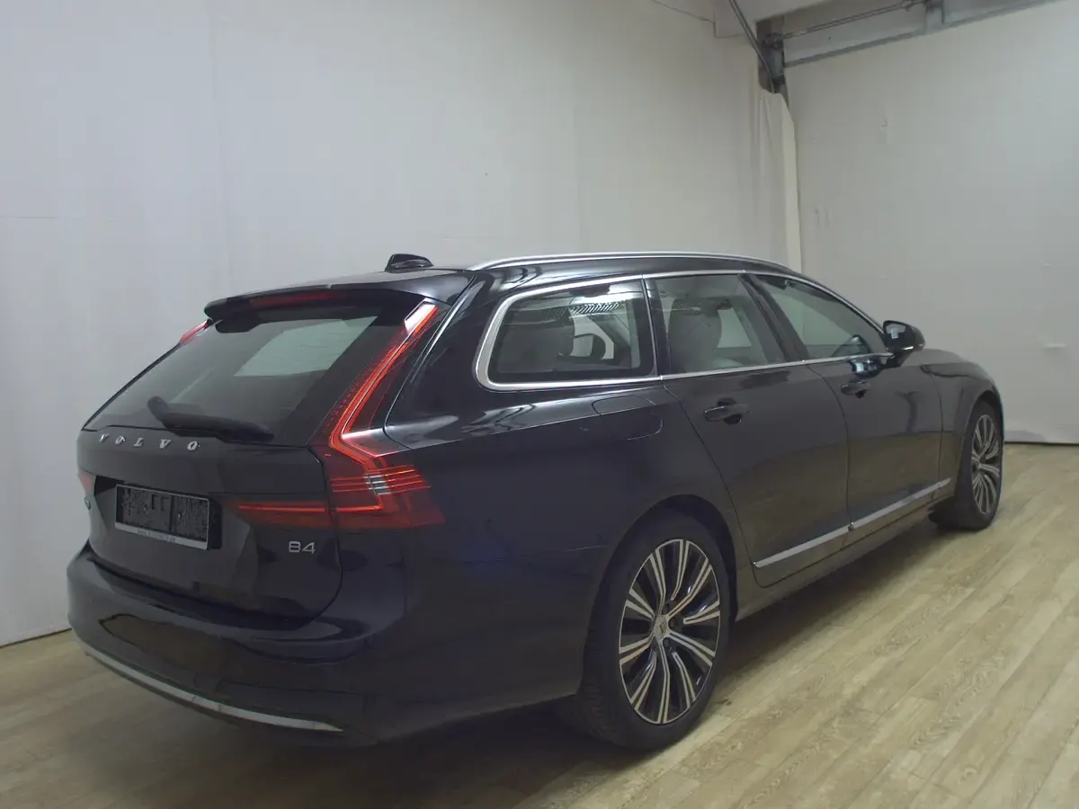 Gebraucht Volvo V90 Plus 197 PS (144 kW) 2023 Schwarz Kombi