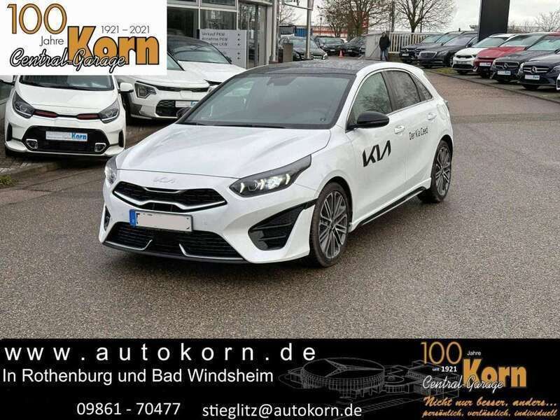 Deluxeweiss met. Gebraucht 2023 Kia Ceed GT GT-Line Limousine | 27.440 € (Fairer Preis) - Bild 1/4