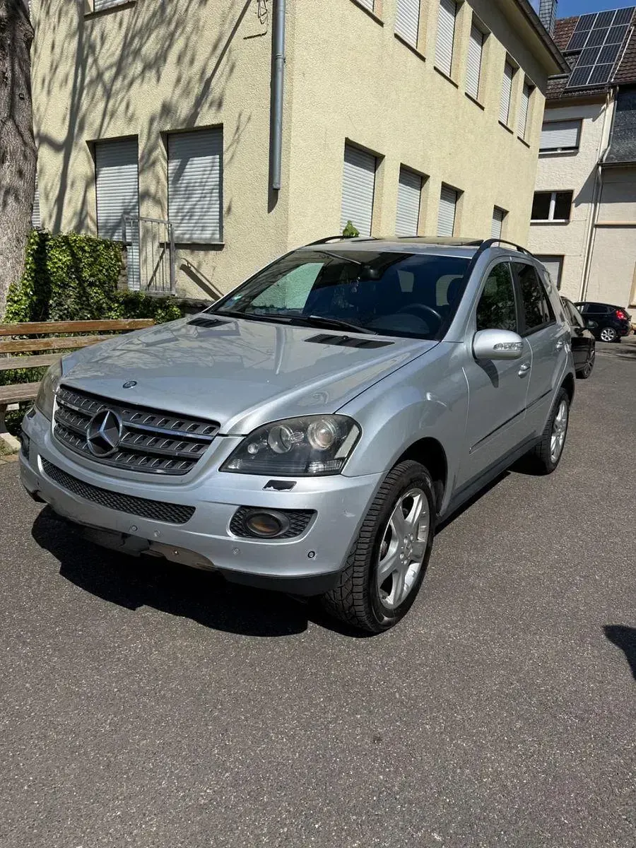 Gebraucht Mercedes ML320 224 PS (164 kW) 2008 Silber SUV