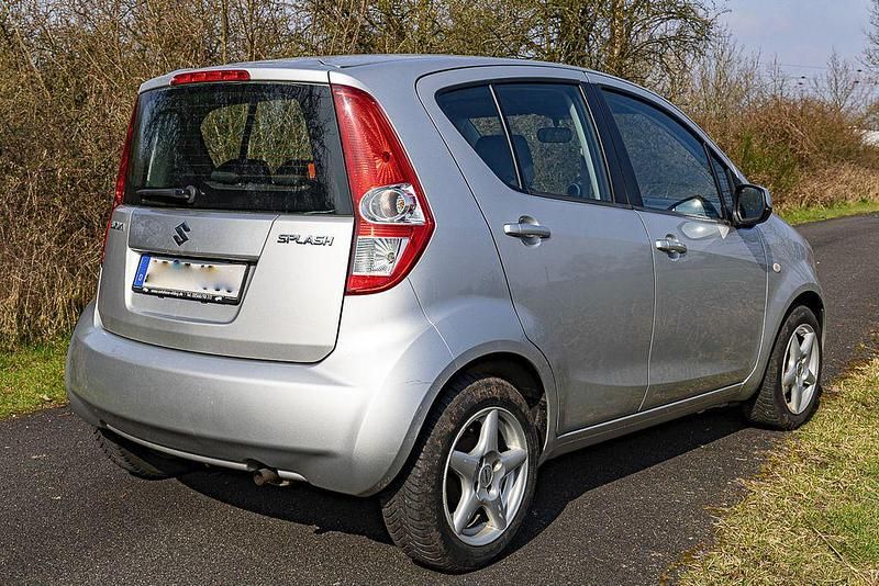 Gebraucht Suzuki Splash 86 PS (63 kW) 2009 Silber Kleinwagen