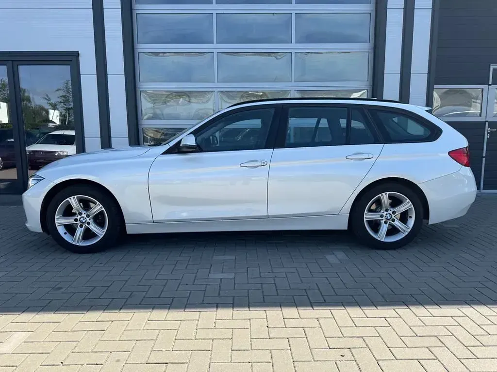 Gebraucht BMW 318 143 PS (105 kW) 2014 Weiß Kombi