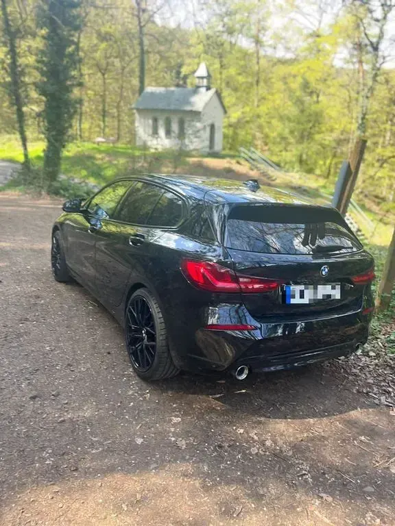 Gebraucht BMW 120 Sport Line 190 PS (139 kW) 2021 Schwarz Kleinwagen