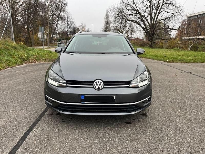 Grau Gebraucht 2017 VW Golf VII Sound Kombi | 14.950 € (Fairer Preis) - Bild 1/4