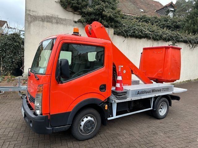 Gebraucht Nissan Cabstar 131 PS (96 kW) 2012 Orange (orange) Pickup