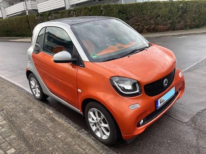 Gebraucht Smart ForTwo Coupé Passion 75 PS (55 kW) 2019 Orange Coupé