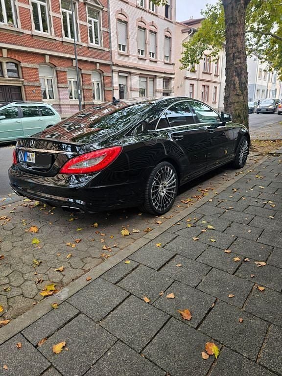 Schwarz Gebraucht 2012 Mercedes CLS350 AMG Limousine | 17.000 € (Guter Preis) - Bild 1/4