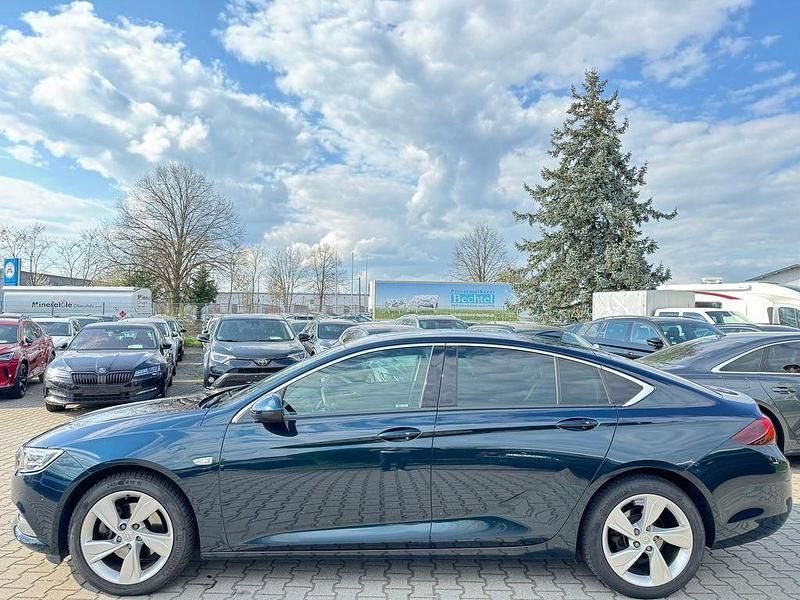 Używany Opel Insignia Dynamic 170 KM (125 kW) 2016 Zielony Sedan/Limuzyna