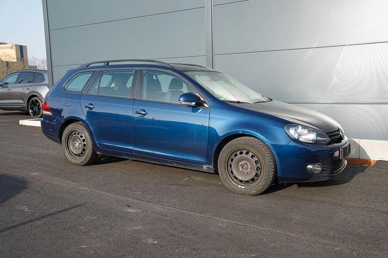 Gebraucht VW Golf VI 105 PS (77 kW) 2011 Blau Kleinwagen