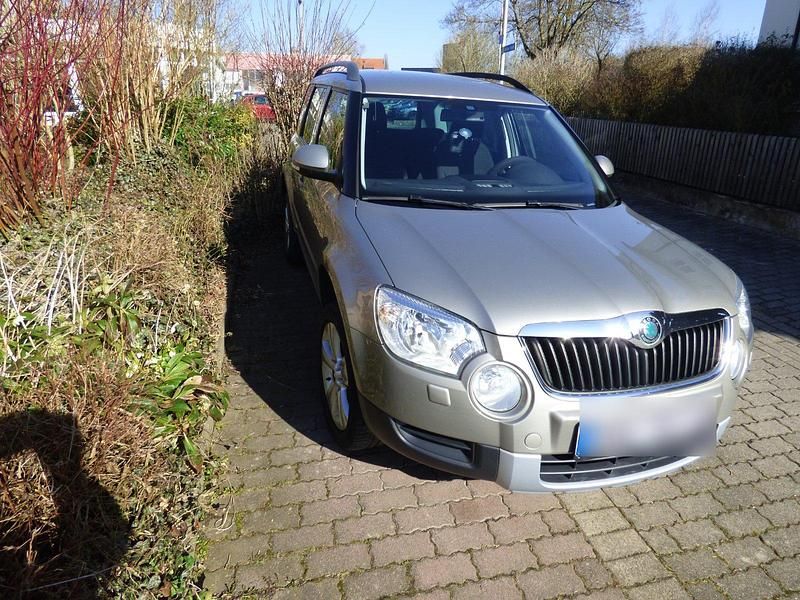 Braun Gebraucht 2011 Skoda Yeti SUV | 9.800 € (Etwas zu teuer) - Bild 1/4