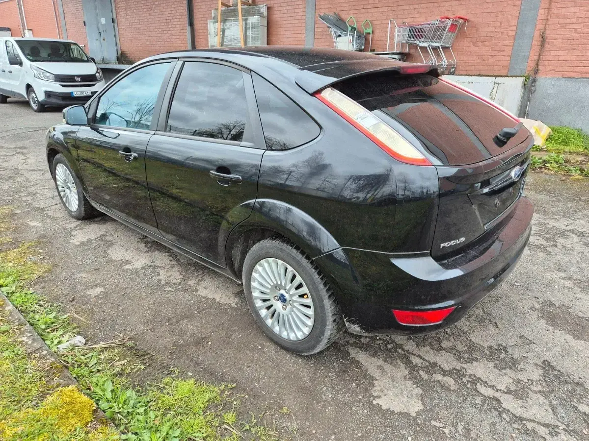 Gebraucht Ford Focus Ghia 109 PS (80 kW) 2008 Schwarz Limousine