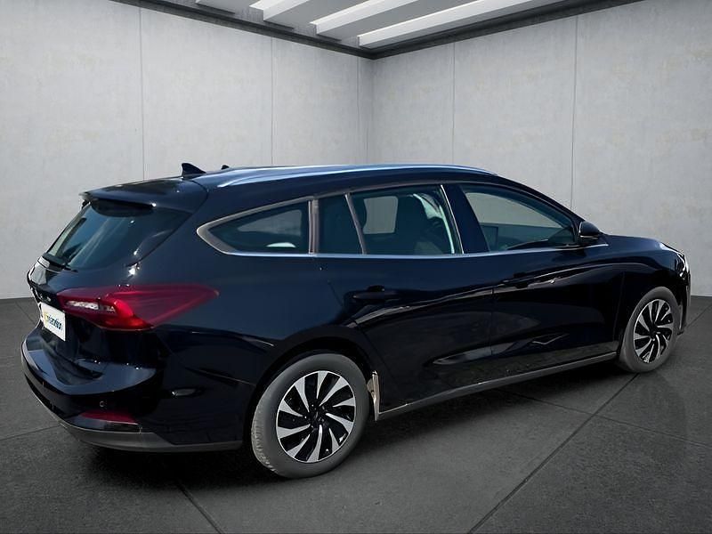 Neu Ford Focus 125 PS (91 kW) 2025 Schwarz Kombi