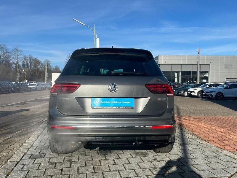 Gebraucht VW Tiguan Highline 190 PS (139 kW) 2020 Grau SUV