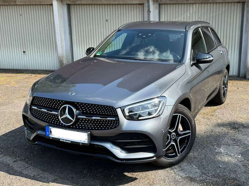 Grün Gebraucht 2020 Mercedes GLC220 AMG line SUV | 37.900 € (Etwas zu teuer) - Bild 1/4