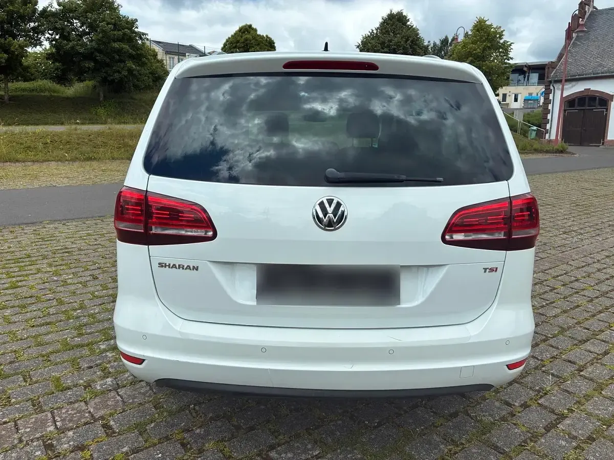 Gebraucht VW Sharan Allstar 150 PS (110 kW) 2017 Weiß Van / Kleinbus