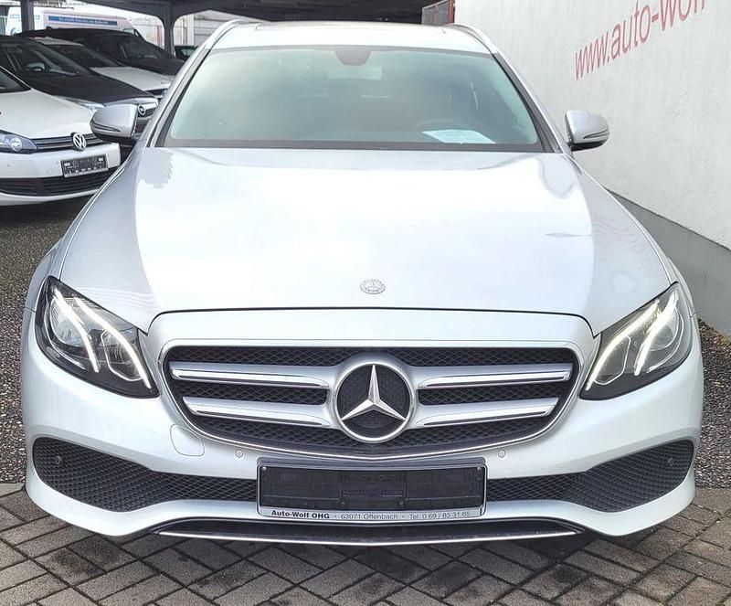 Gebraucht Mercedes E200 Avantgarde 184 PS (135 kW) 2017 Silber Limousine