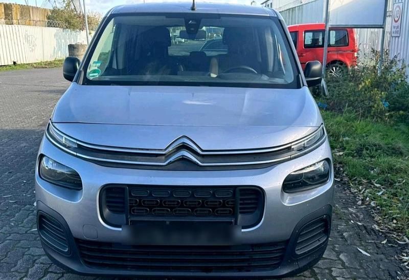 Grau Gebraucht 2019 Citroën Berlingo Feel Van / Kleinbus | 5.750 € (Superpreis) - Bild 1/4