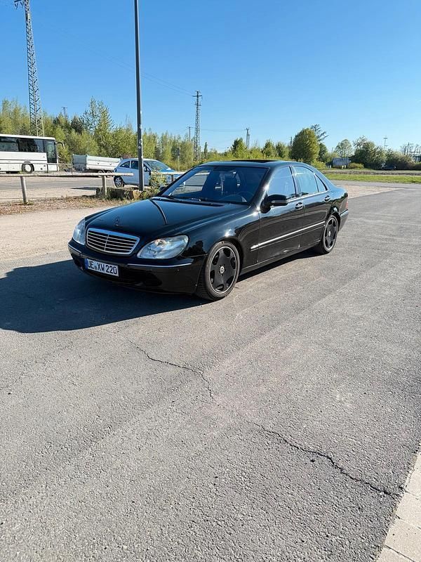 Schwarz Gebraucht 2001 Mercedes S500 Limousine | 3.799 € (Guter Preis) - Bild 1/4