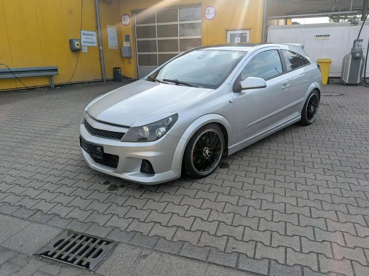 Gebraucht Opel Astra GTC 200 PS (147 kW) 2005 Silber Coupé