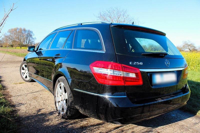 Gebraucht Mercedes E250 205 PS (150 kW) 2010 Schwarz Kombi