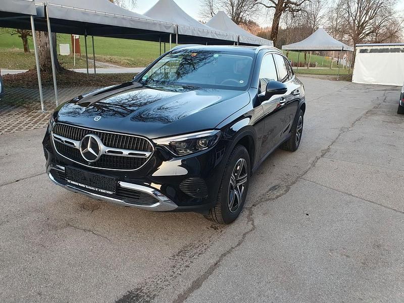 Gebraucht Mercedes GLC300 360 PS (264 kW) 2025 Schwarz SUV