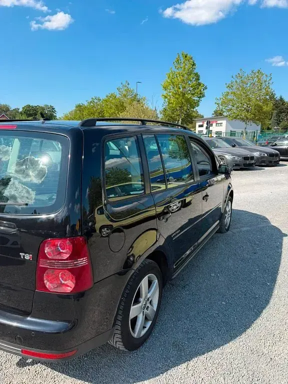 Gebraucht VW Touran Trendline 140 PS (102 kW) 2009 Schwarz Van / Kleinbus