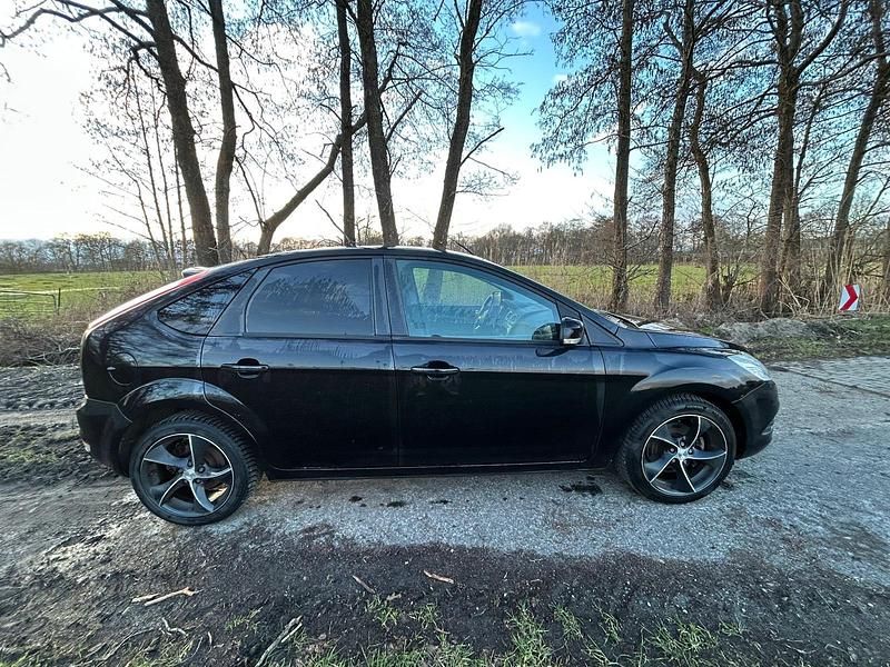 Gebraucht Ford Focus 145 PS (106 kW) 2009 Schwarz Limousine